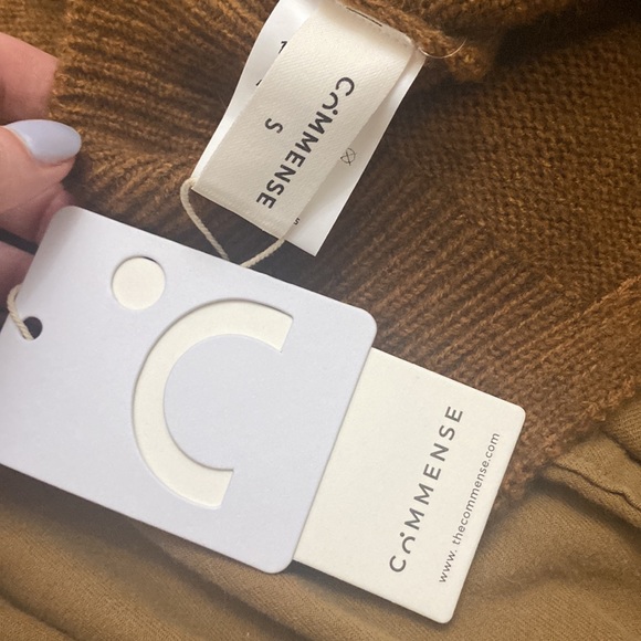 COPY - NWT Commense cropped cardigan with collar - Picture 4 of 4